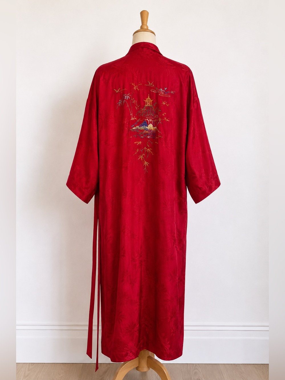 Vintage Golden Bee Asian Embroidered Satin Robe Large